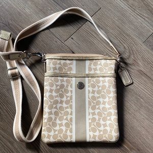 Coach Crossbody Purse ✨